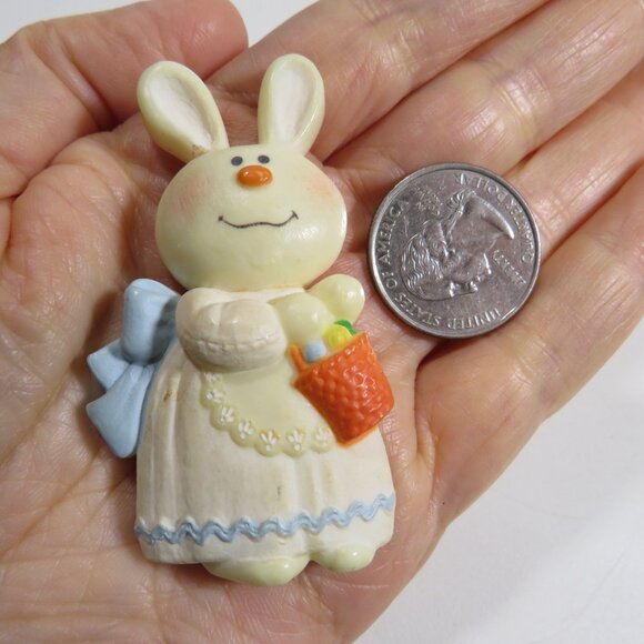 Hallmark 1975 Easter Rabbit Bunny Lapel Pin Vintage Female - Picture 8 of 11
